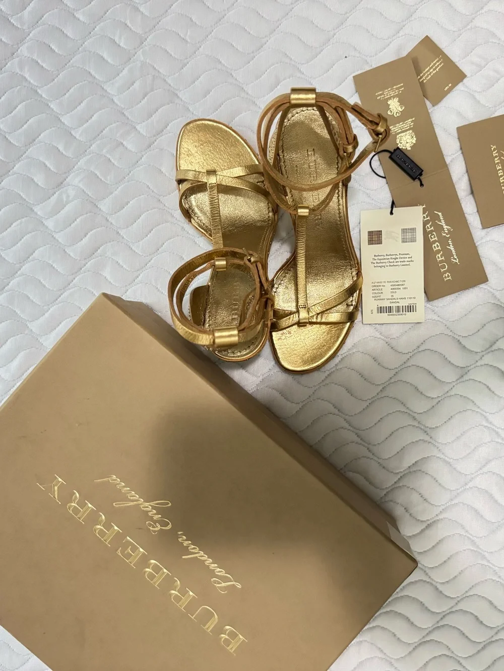 Burberry Hans 110 Runway Gold Leather T-Strap Sandals Heels EU 35